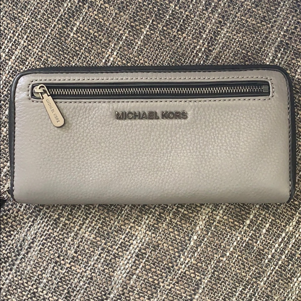 Michael Kors wallet